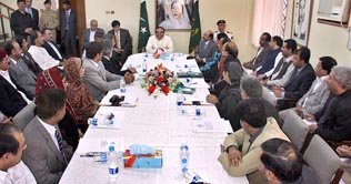 Some powers want to limit PPP to one province: Zardari
